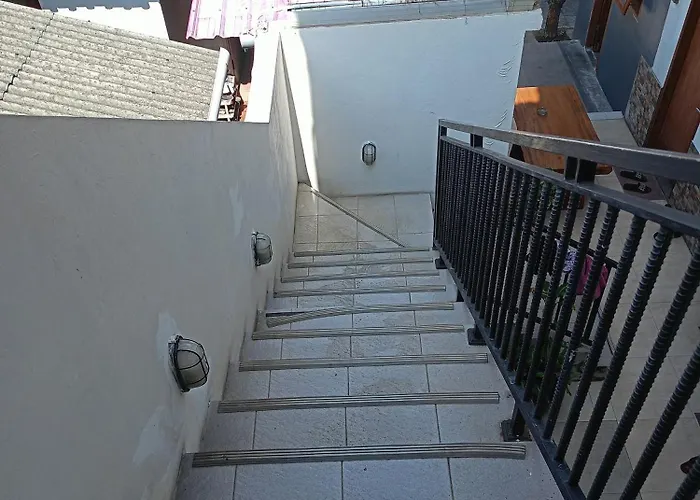 ホテル Casavina Batu Bolong 2*